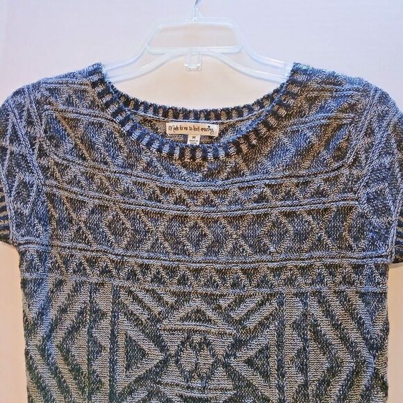 Made for Me To Look Amazing Size Med, This Dress is Business Atire and Fitted. - Picture 3 of 9